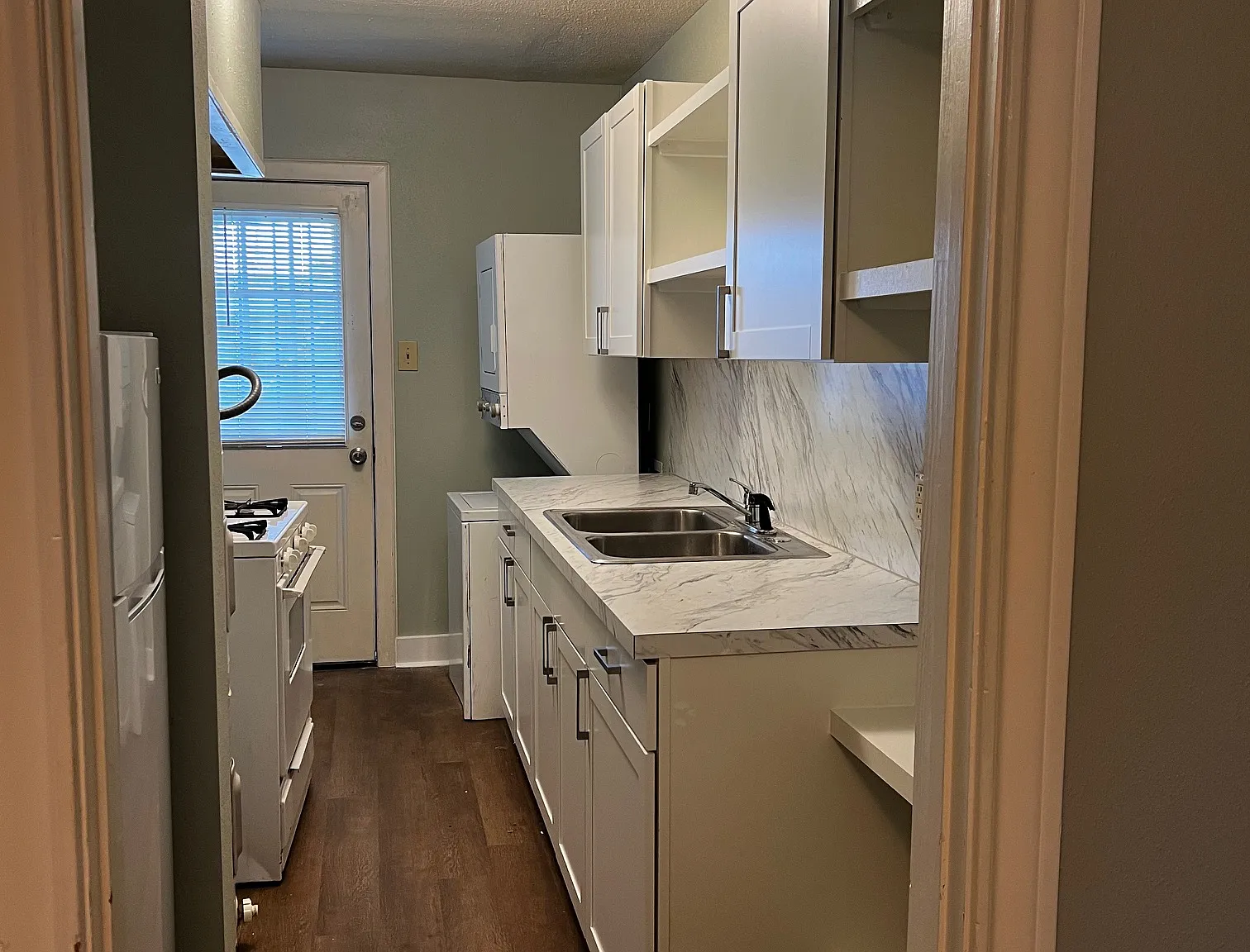 1 bed, 785 sqft, $1,049 — Photo 4