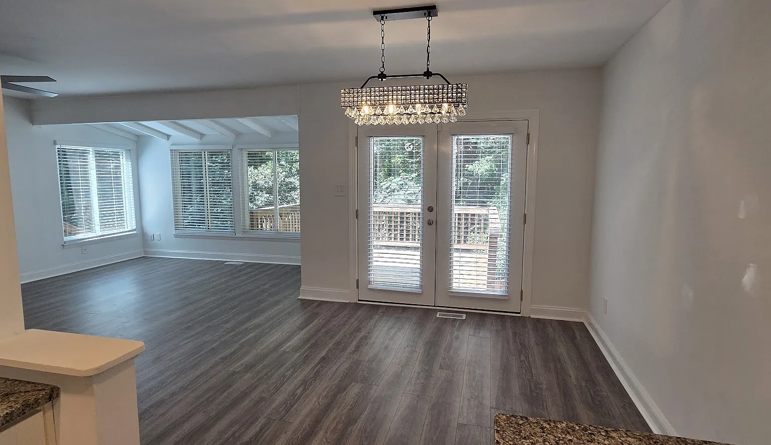 3 bed, 2385 sqft, $2,695 — Photo 3
