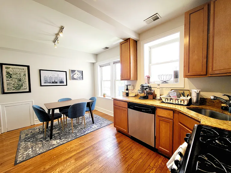 3400 North Southport Avenue — Photo 13