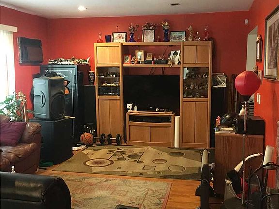 5th image of 65 Oakfield Ave