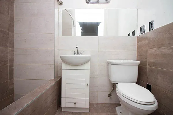 Rented by Avenues Real Estate | media 4