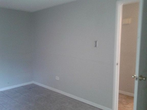 4th image of 9987 Linda Ln