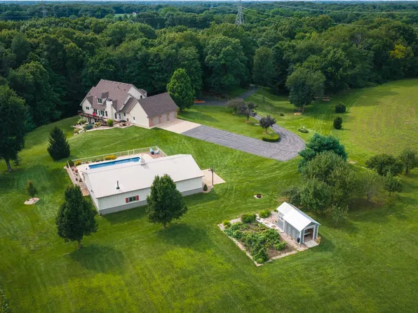 8214 S Glasford Rd, Glasford, IL 61533