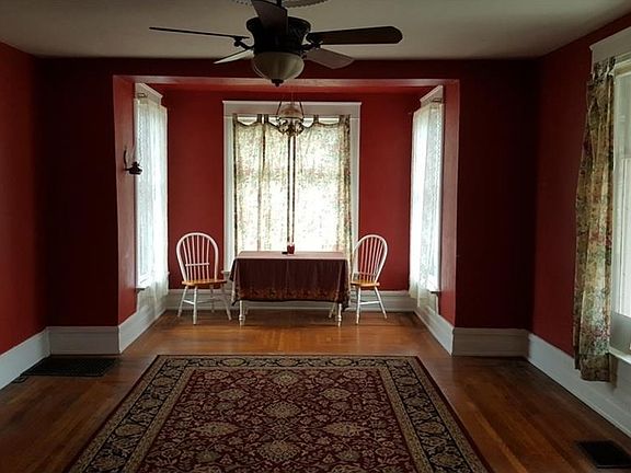 2nd image of 115 N Main St