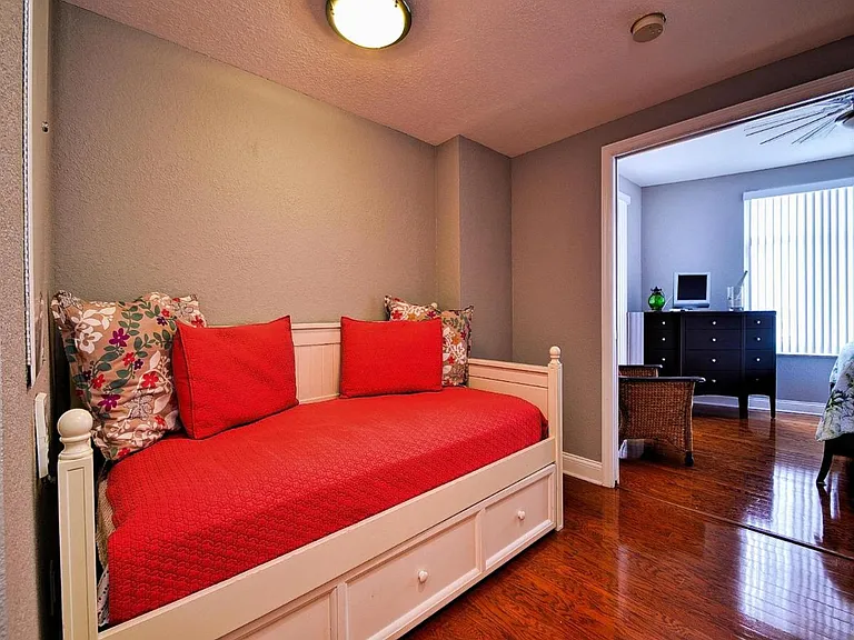 10 Papaya St #1005 — Photo 11