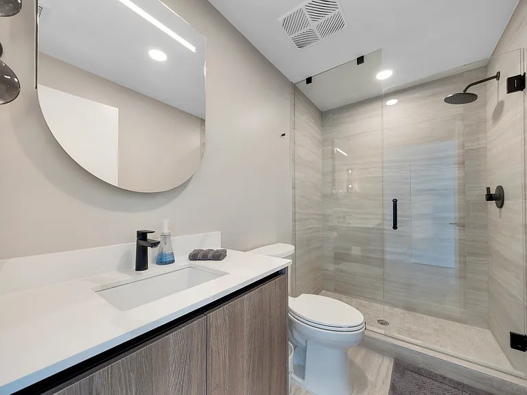 580 72nd St #910 — Photo 22