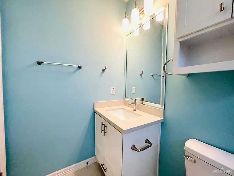 208 W Rutherford Ave #2 — Photo 17