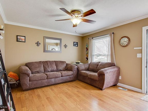 7404 Ronan Dr-4