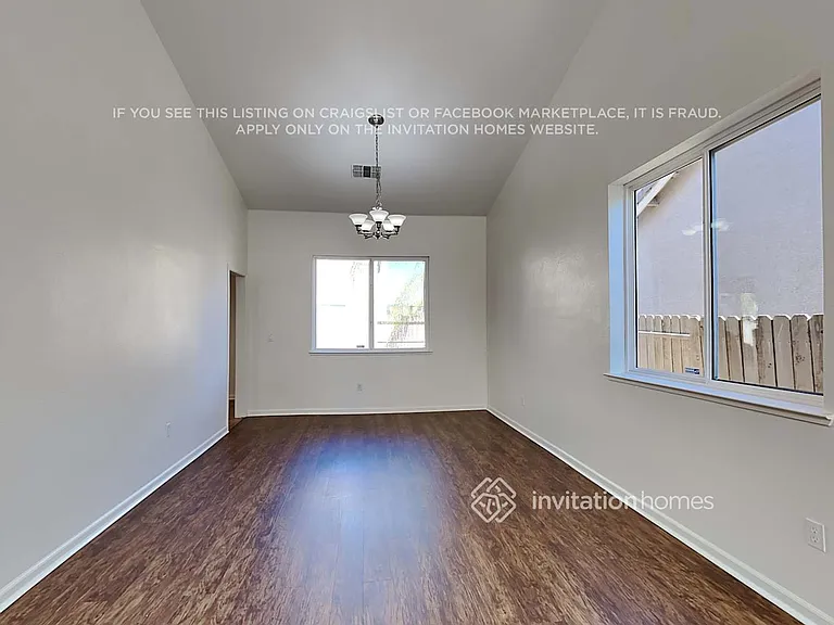 5569 Roaring Rapids Way — Photo 10