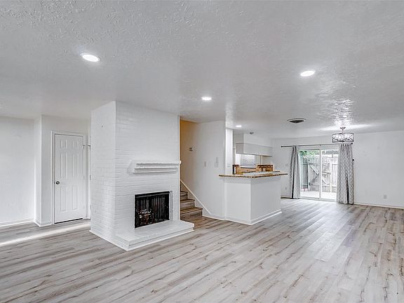 5th image of 778 Thicket Ln
