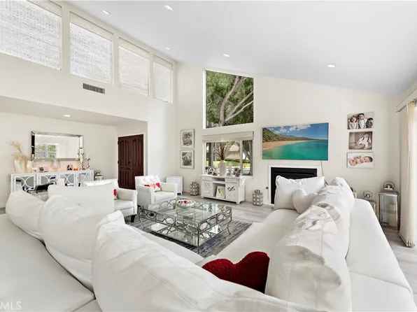 1 Acacia Tree Ln, Irvine, CA 92612