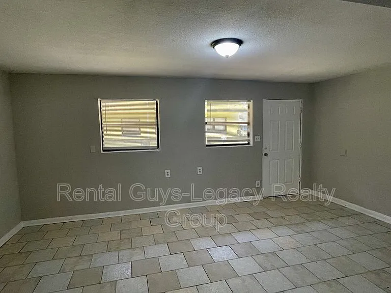 1738 Wright Ave #1 — Photo 5