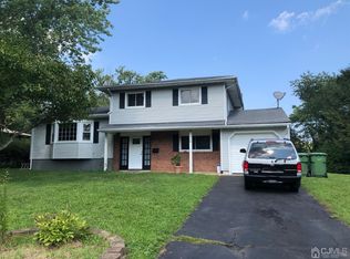 11 Rota Dr, Parlin, NJ 08859