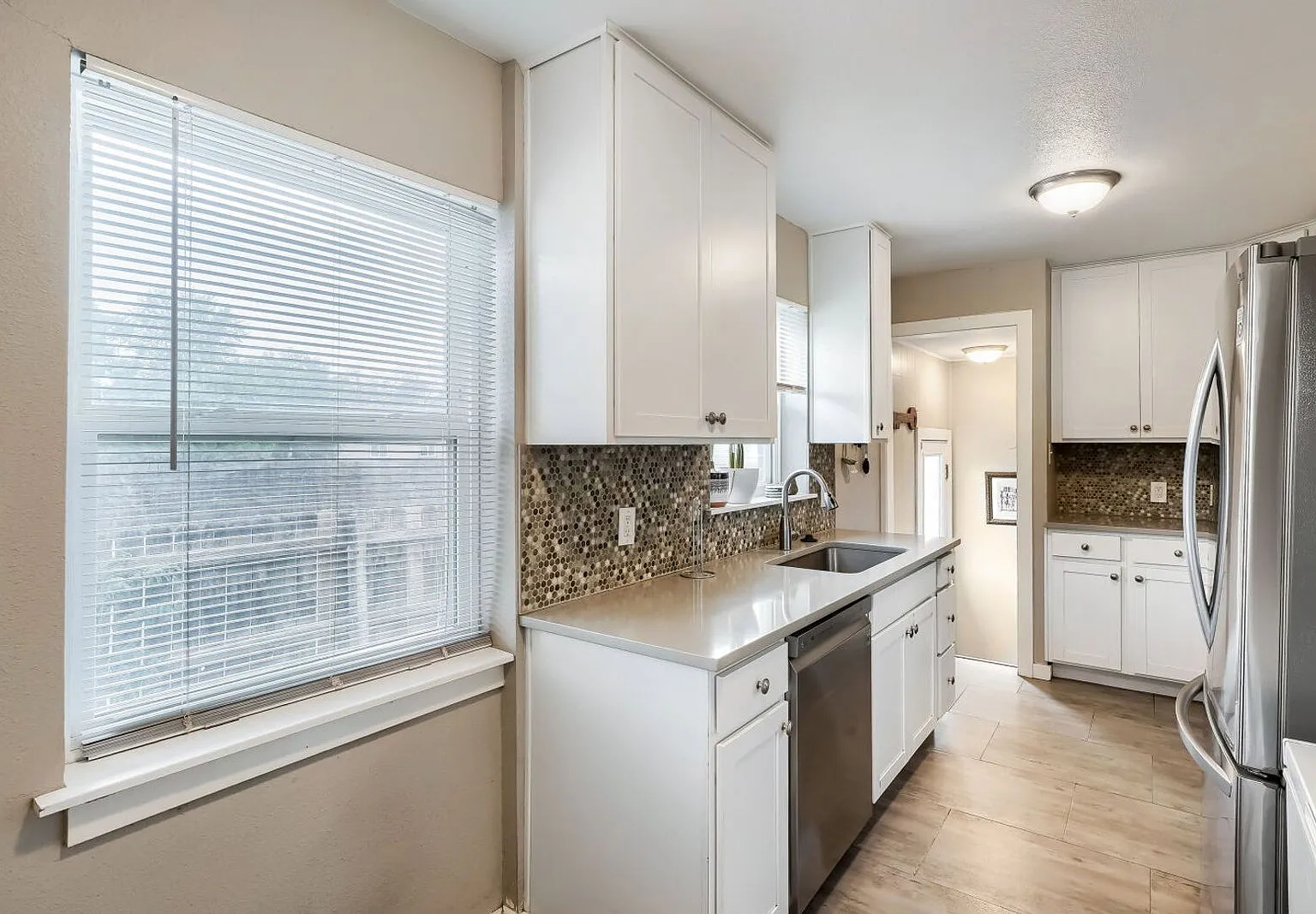 5 bed, 2.0 bath, 1858 sqft, $2,695 — Photo 4