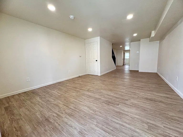 518 E Cumberland St — Photo 7