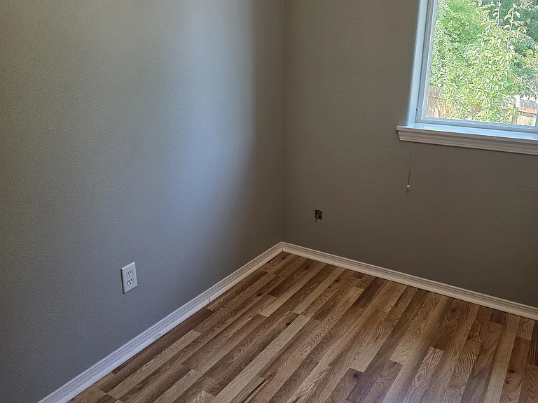 8746 NE Box Elder St — Photo 6
