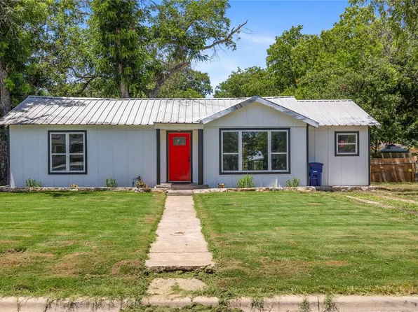 2301 4th St, Brownwood, TX 76801
