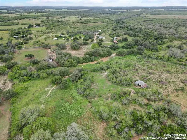 700 HIDDEN MEADOWS, Poteet, TX 78065