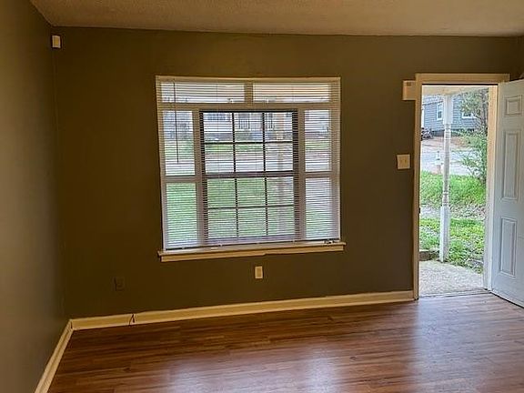 3rd image of 3367 Hardin Ave