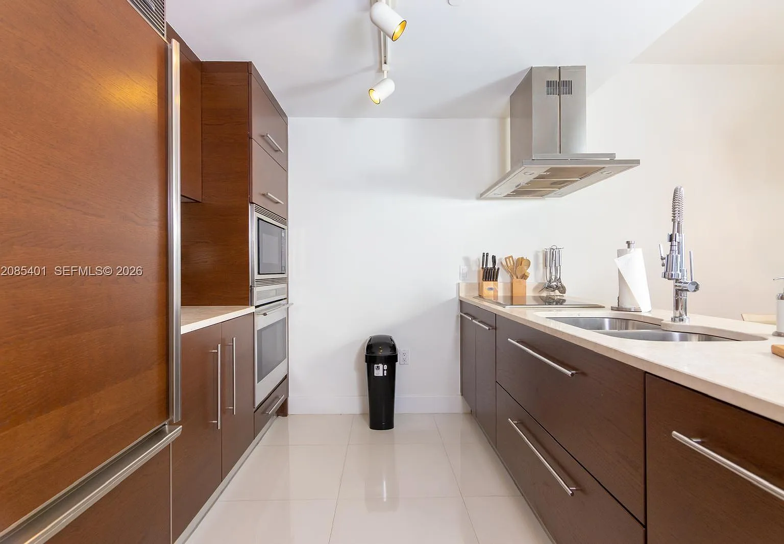 Icon Brickell Condo No 3 — Photo 4