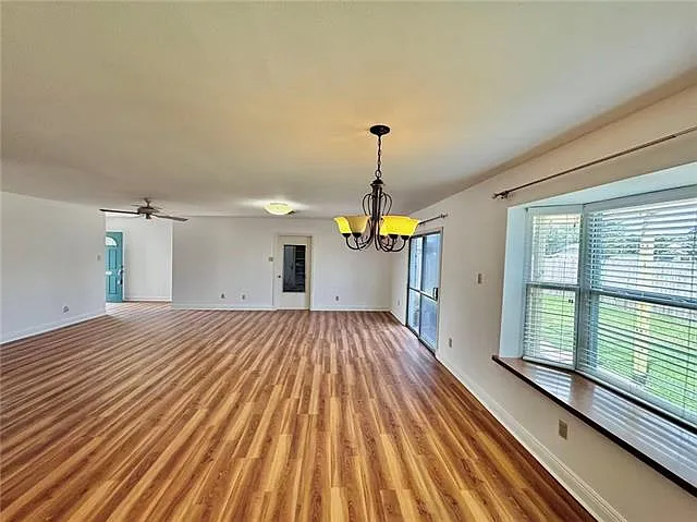 4 bed, 2.5 bath, 1885 sqft, $2,480 — Photo 4