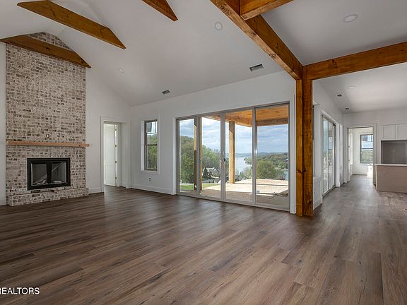 5th image of 542 River Rd