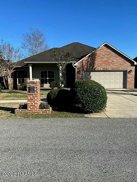 1st image of 118 Endicott Dr