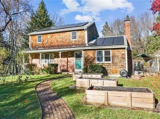 113 Snake Hill Rd, Glocester, RI 02857