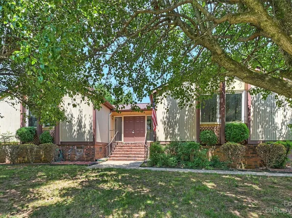 4081 Point Clear Dr, Tega Cay, SC 29708