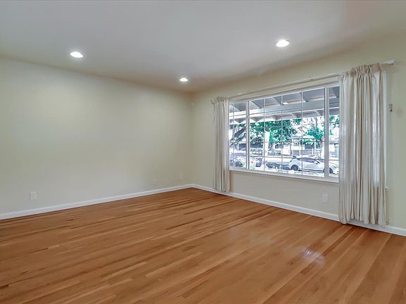 5th image of 4252 Latimer Ave