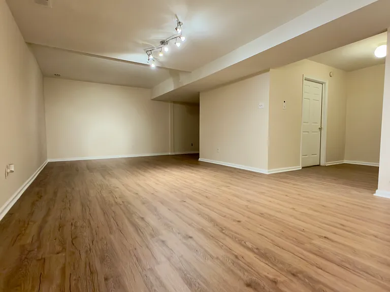 79 Militia Hill Dr — Photo 37