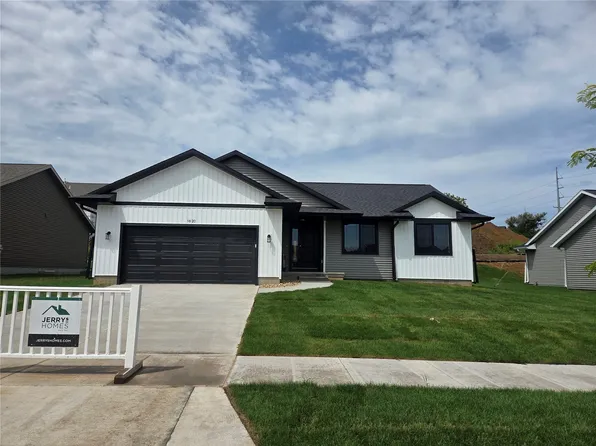 1820 Shady Grove Rd SW, Cedar Rapids, IA 52404