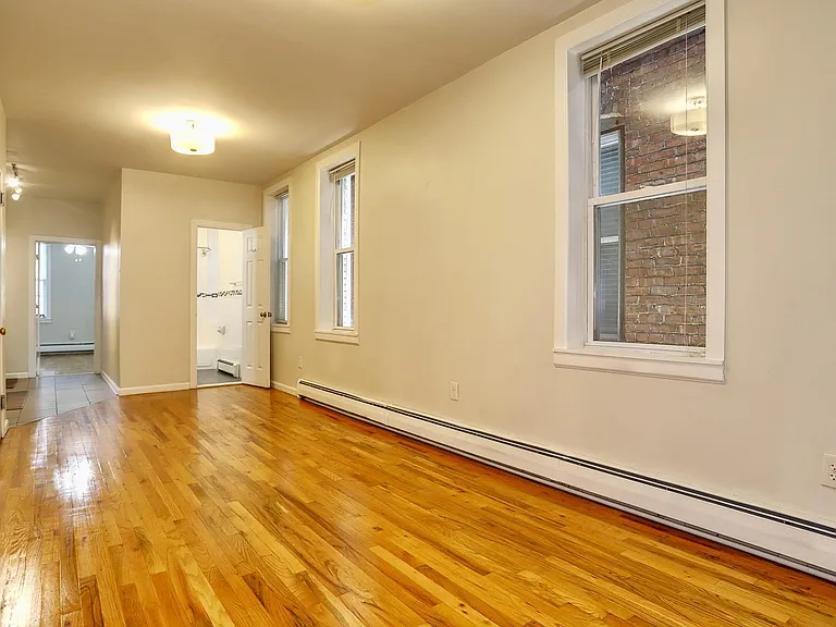 275 Webster Ave #2 — Photo 7