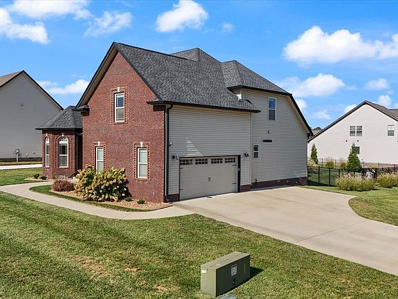 4th image of 143 Josie Ln