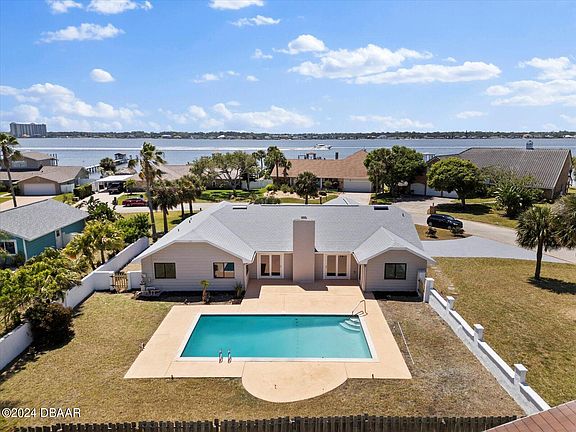 2nd image of 2905 River Point Dr