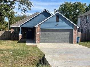 321 S Watson St, Alvarado, TX 76009