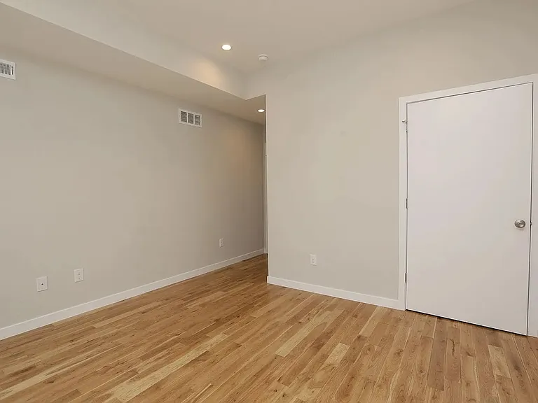 6 N 42nd St #2 — Photo 12