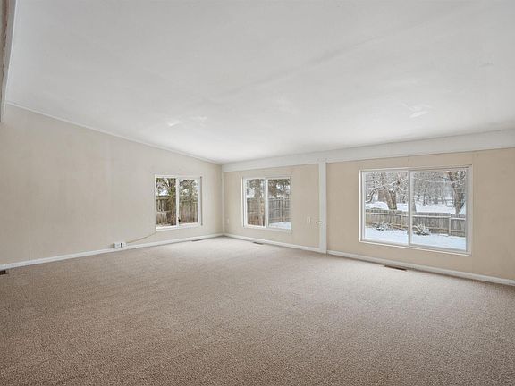 3rd image of 723 31st St