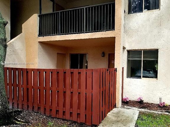 3rd image of 7951 Southgate Blvd APT F4