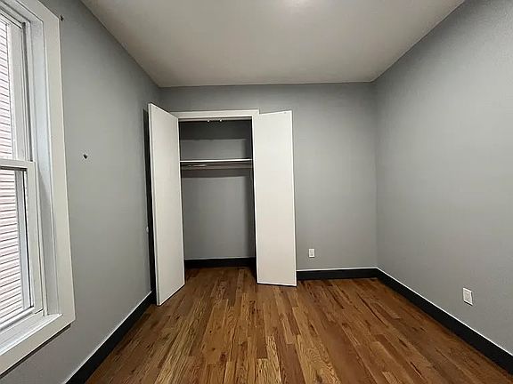 4th image of 553 S Orange Ave #B