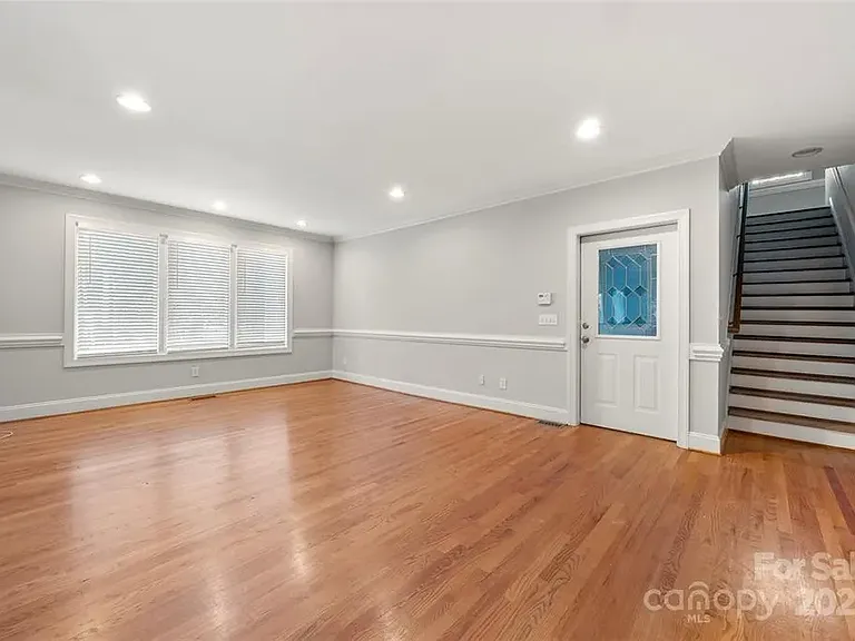 2545 Rea Rd — Photo 18