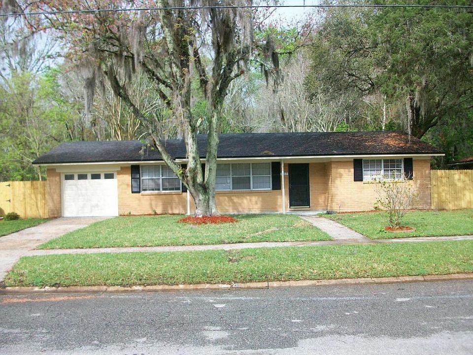 1262 Arbor Circle 001