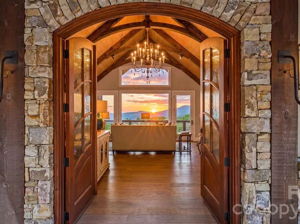 777 Green Hill Rd, Blowing Rock, NC 28605