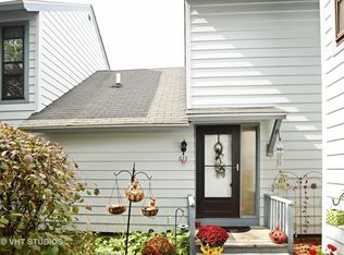 615 Dunham Rd, Gurnee, IL 60031