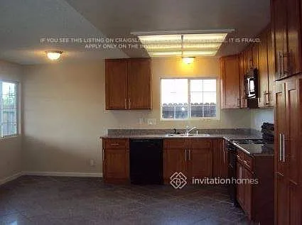 165 Bluebird Ct — Photo 4