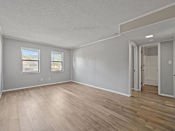 3rd image of 100 Ravenwood Dr APT C