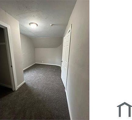 3rd image of 11620 Forest Ave