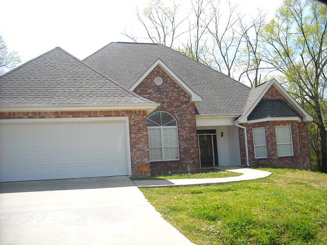 2nd image of 110 Pointe Dr