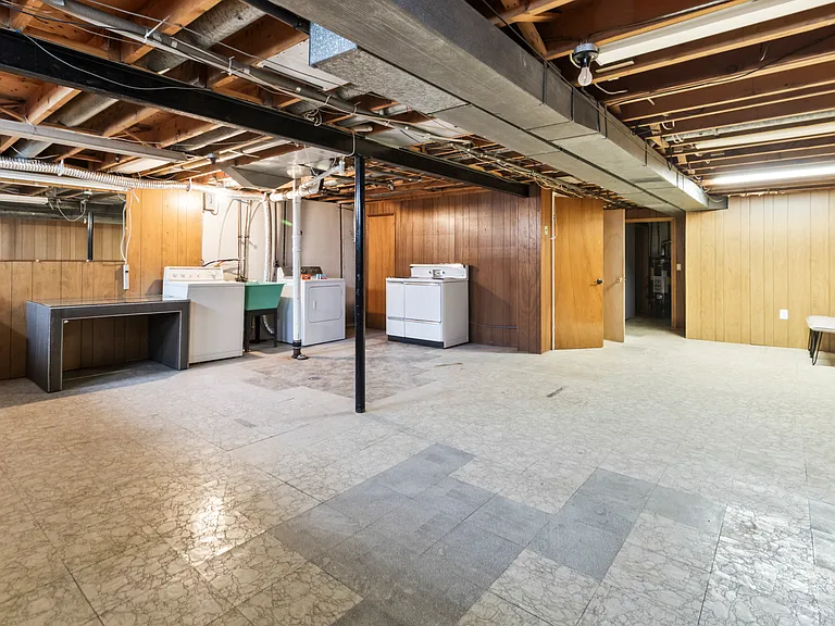 12401 Lyford Dr — Photo 30