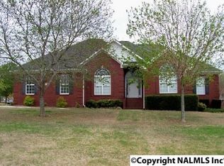 4 Saddletree Dr, Fayetteville, TN 37334